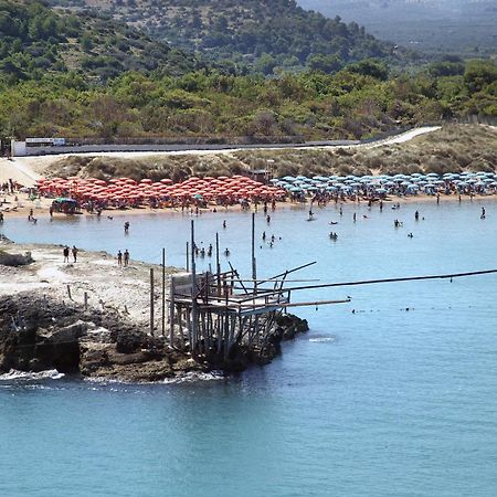 Camping Village Baia Falcone Vieste Exterior foto