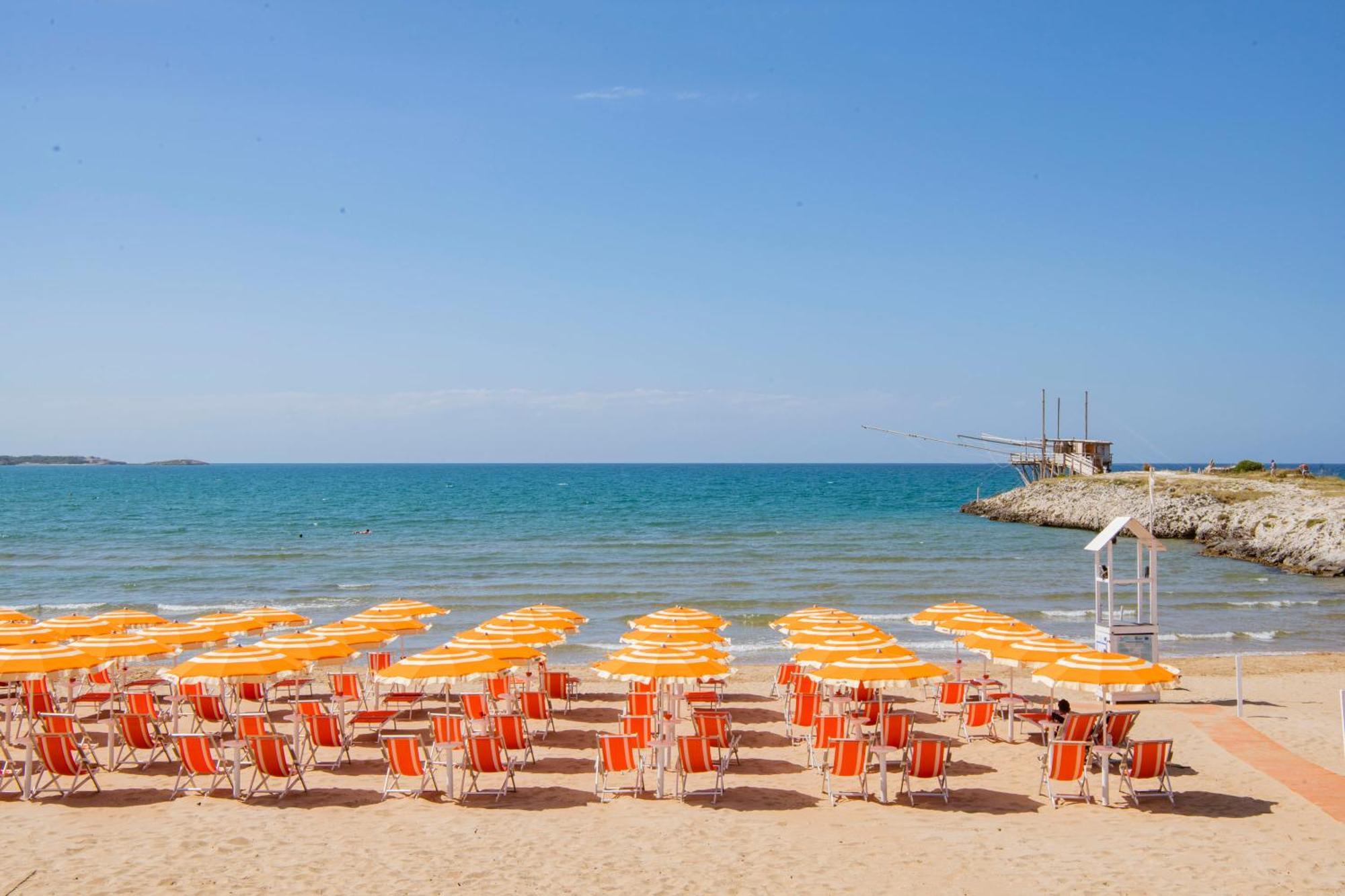 Camping Village Baia Falcone Vieste Exterior foto