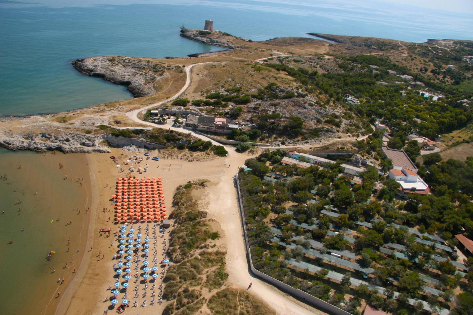 Camping Village Baia Falcone Vieste Exterior foto