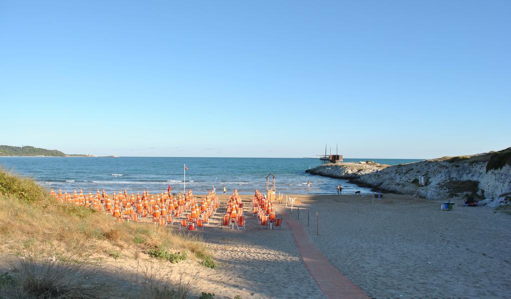 Camping Village Baia Falcone Vieste Exterior foto